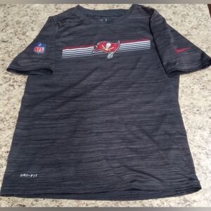 NFL On Field Apparel Youth Tee Tampa Bay Buccaneers Dry Fit -- Youth Small, EUC